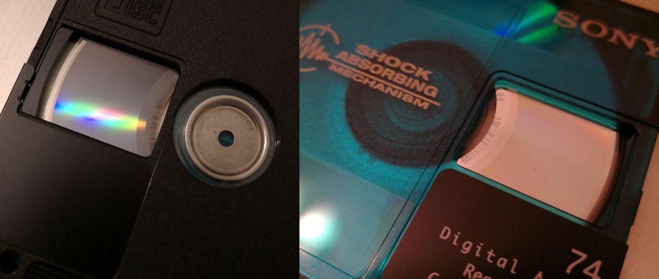 Magnetic and optical sides of a minidisc