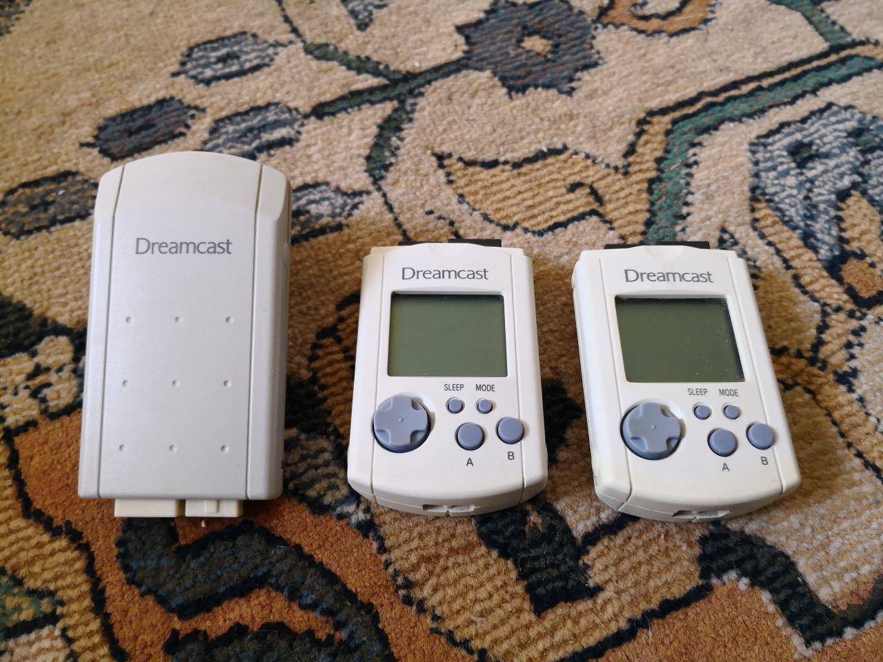 Dreamcast VMUs and rumble pack